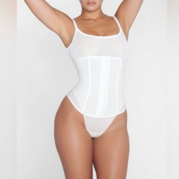 SKIMS Mesh Waist Trainer in Marble White Size XL - Picture 1 of 6